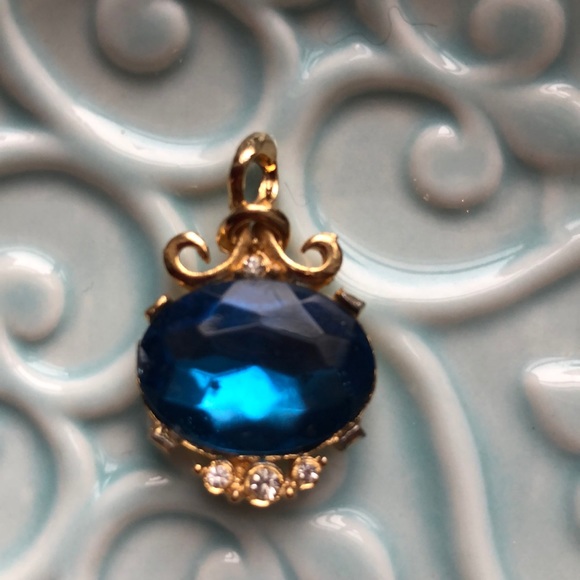 BOGO Faux Gold & Diamond blue pendant for necklace - Picture 3 of 3